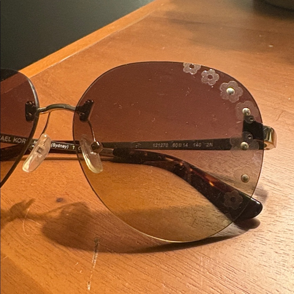 Flowered Michael Kors aviator sunglasses